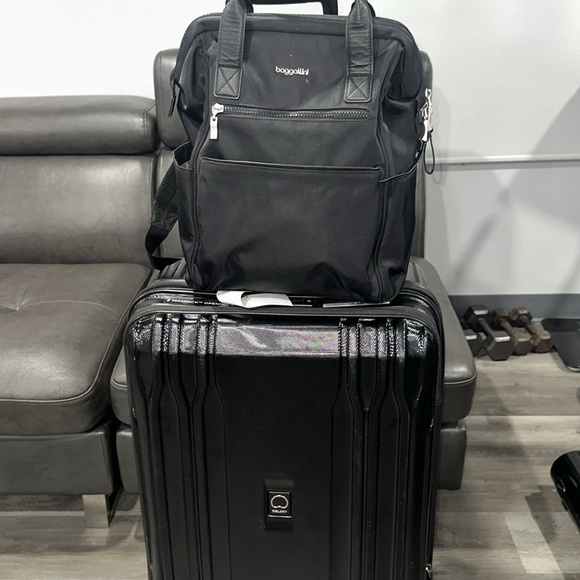 Baggallini Soho Backpack - Picture 2 of 15